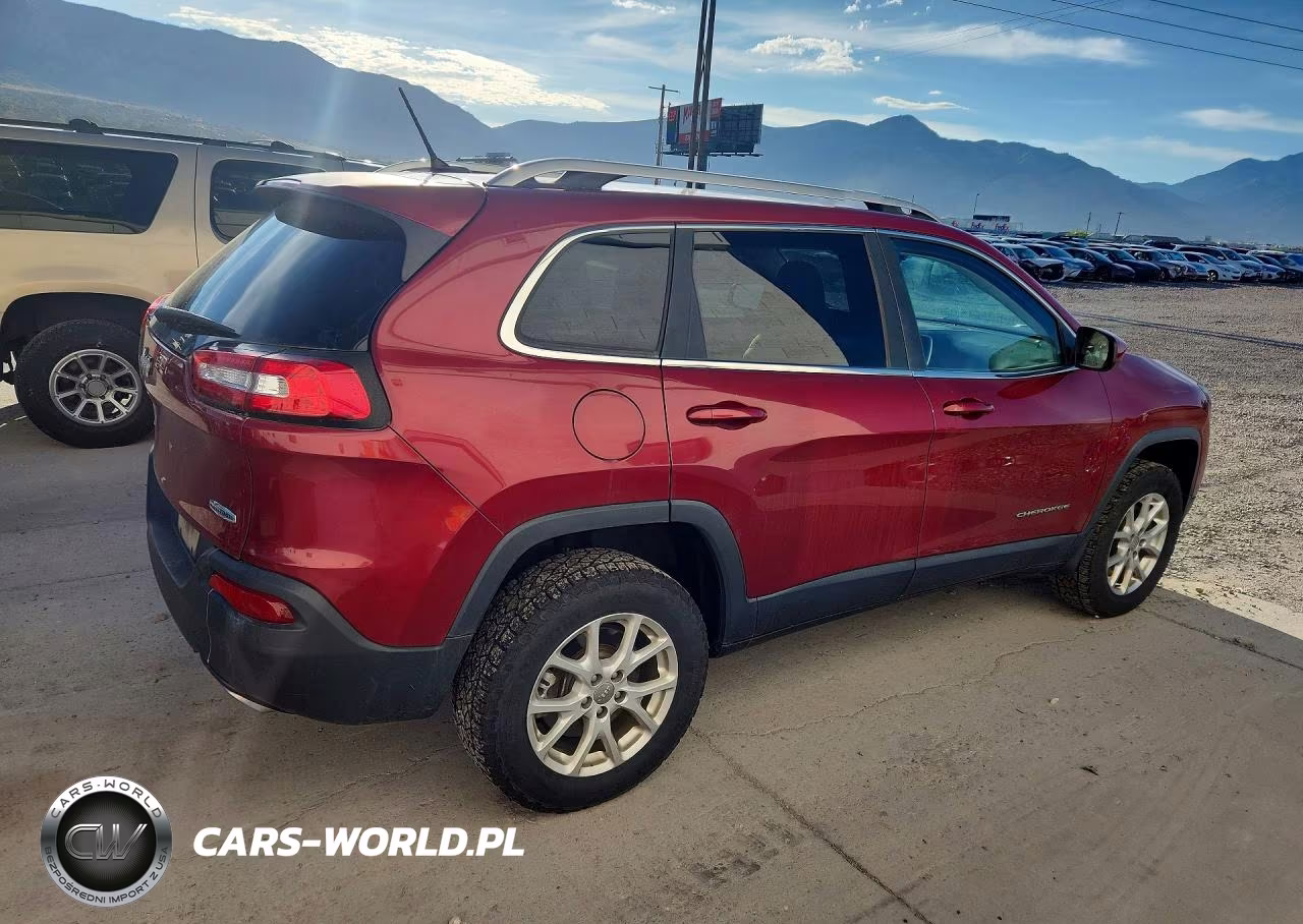 2015 Jeep Cherokee Latitude VIN:1C4PJMCS0FW510032 - 3
