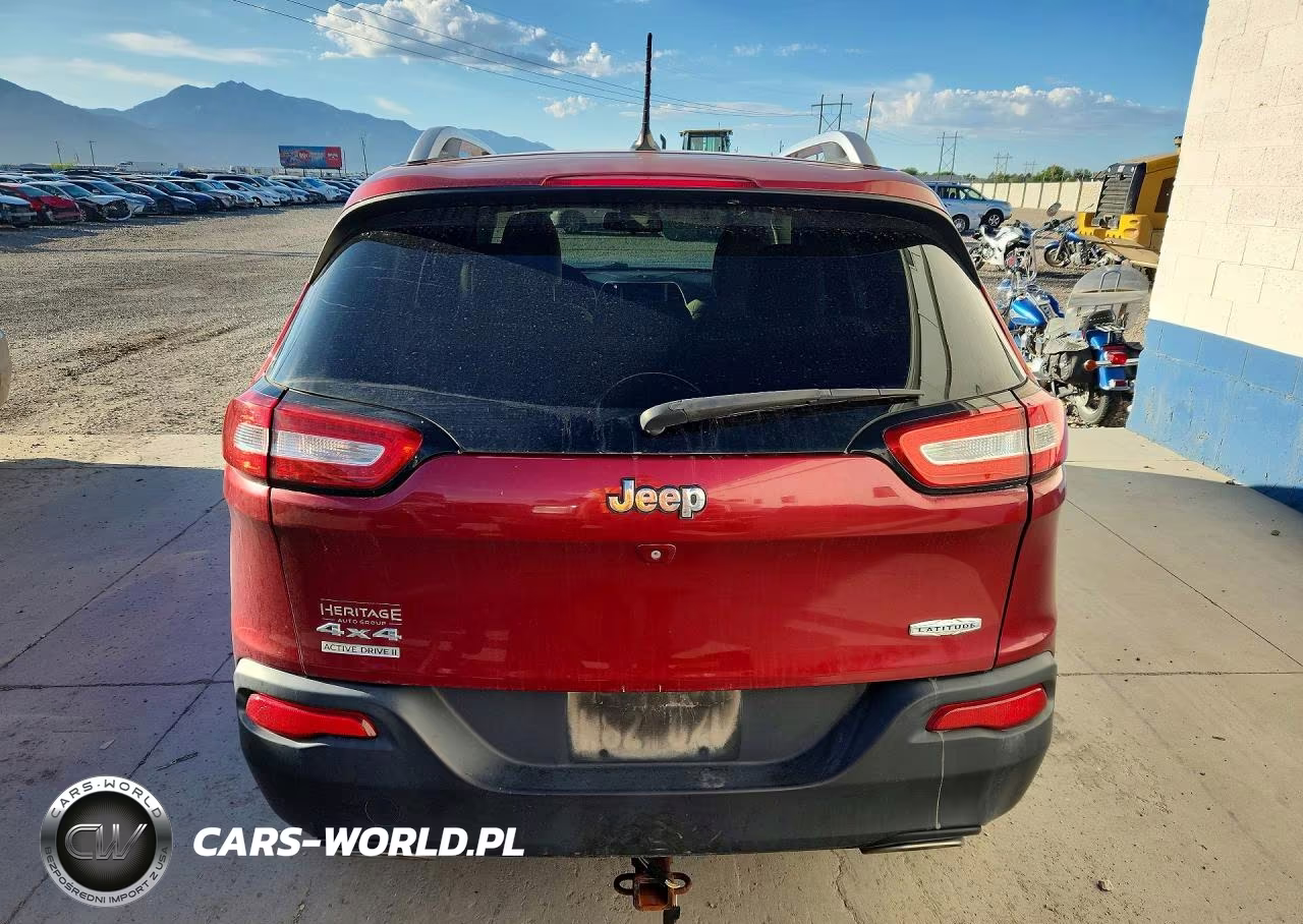 2015 Jeep Cherokee Latitude VIN:1C4PJMCS0FW510032 - 6