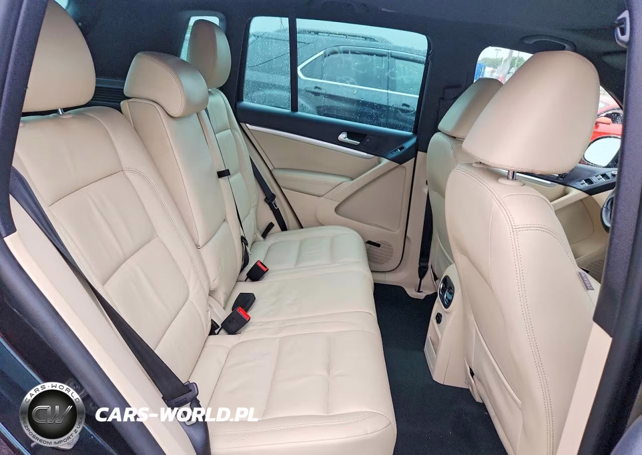 2014 Volkswagen Tiguan S VIN:WVGAV3AX1EW064549 - 11