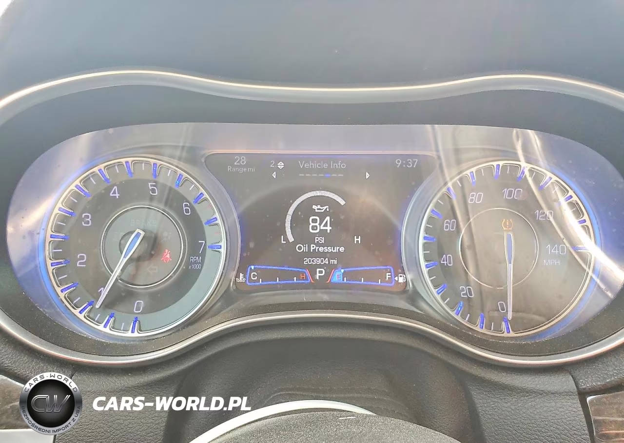 2019 Chrysler 300 Limited VIN:2C3CCAEG4KH577472 - 9