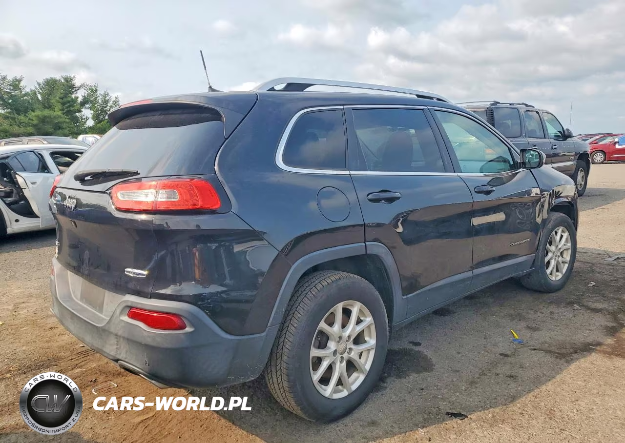 2016 Jeep Cherokee Latitude VIN:1C4PJMCS6GW147964 - 3