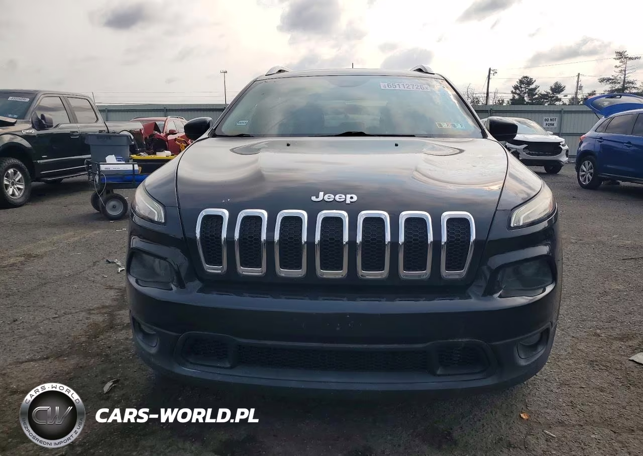2016 Jeep Cherokee Latitude VIN:1C4PJMCS6GW147964 - 5