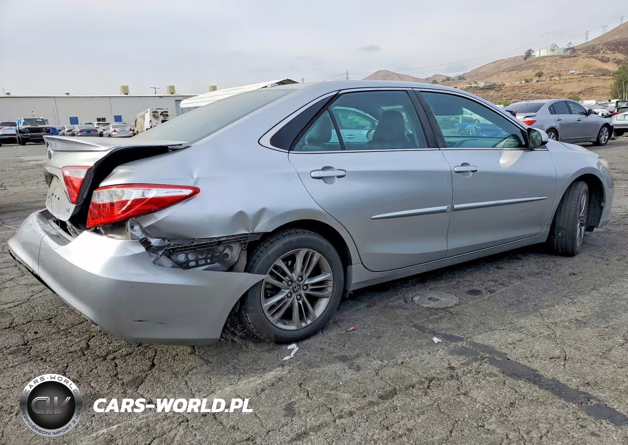 2015 Toyota Camry Se VIN:4T1BF1FK9FU108152 - 3