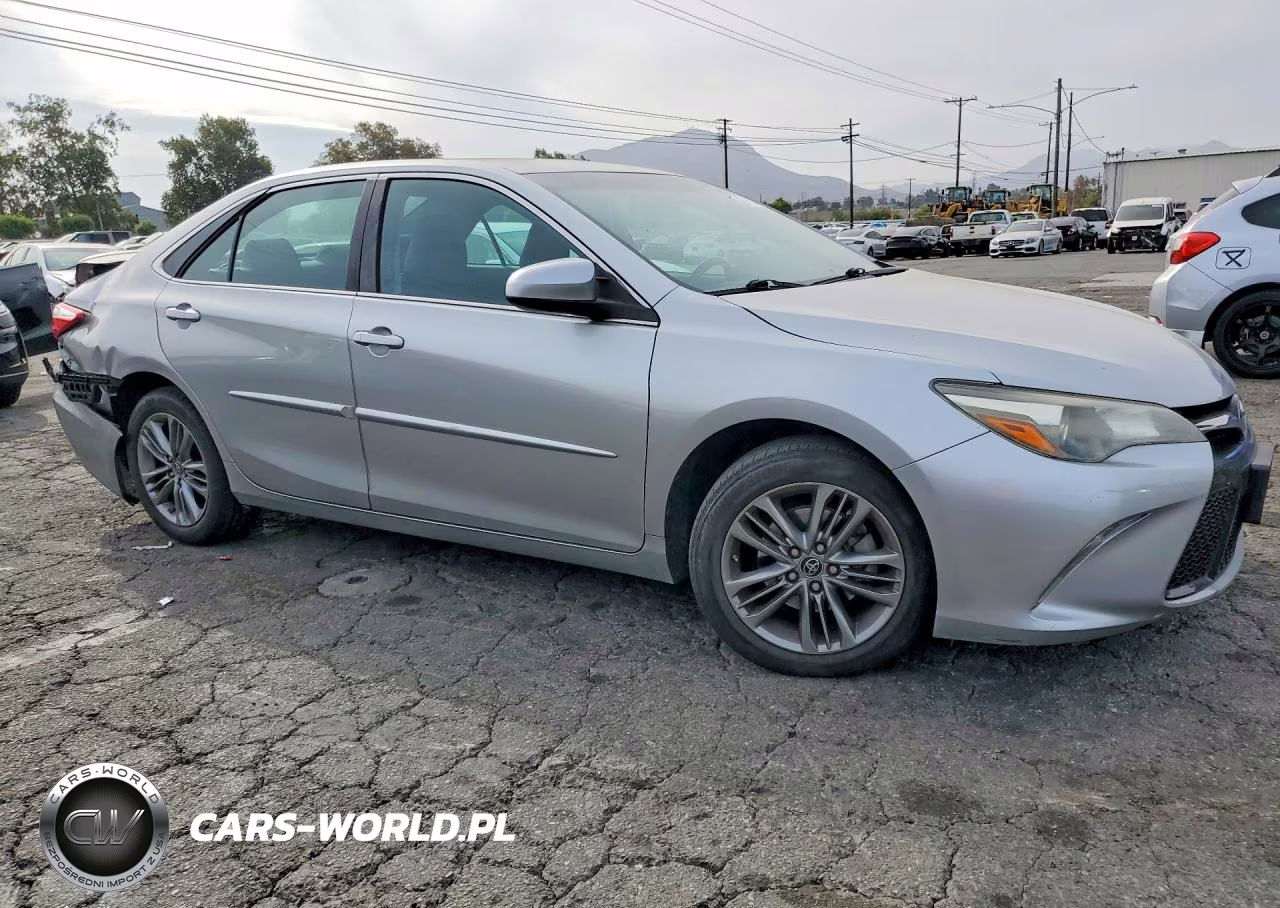 2015 Toyota Camry Se VIN:4T1BF1FK9FU108152 - 4