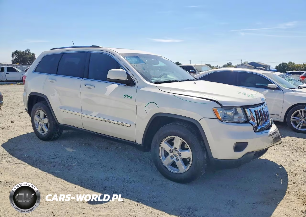 2011 Jeep Grand Cherokee Laredo VIN:1J4RR4GG0BC656332 - 4
