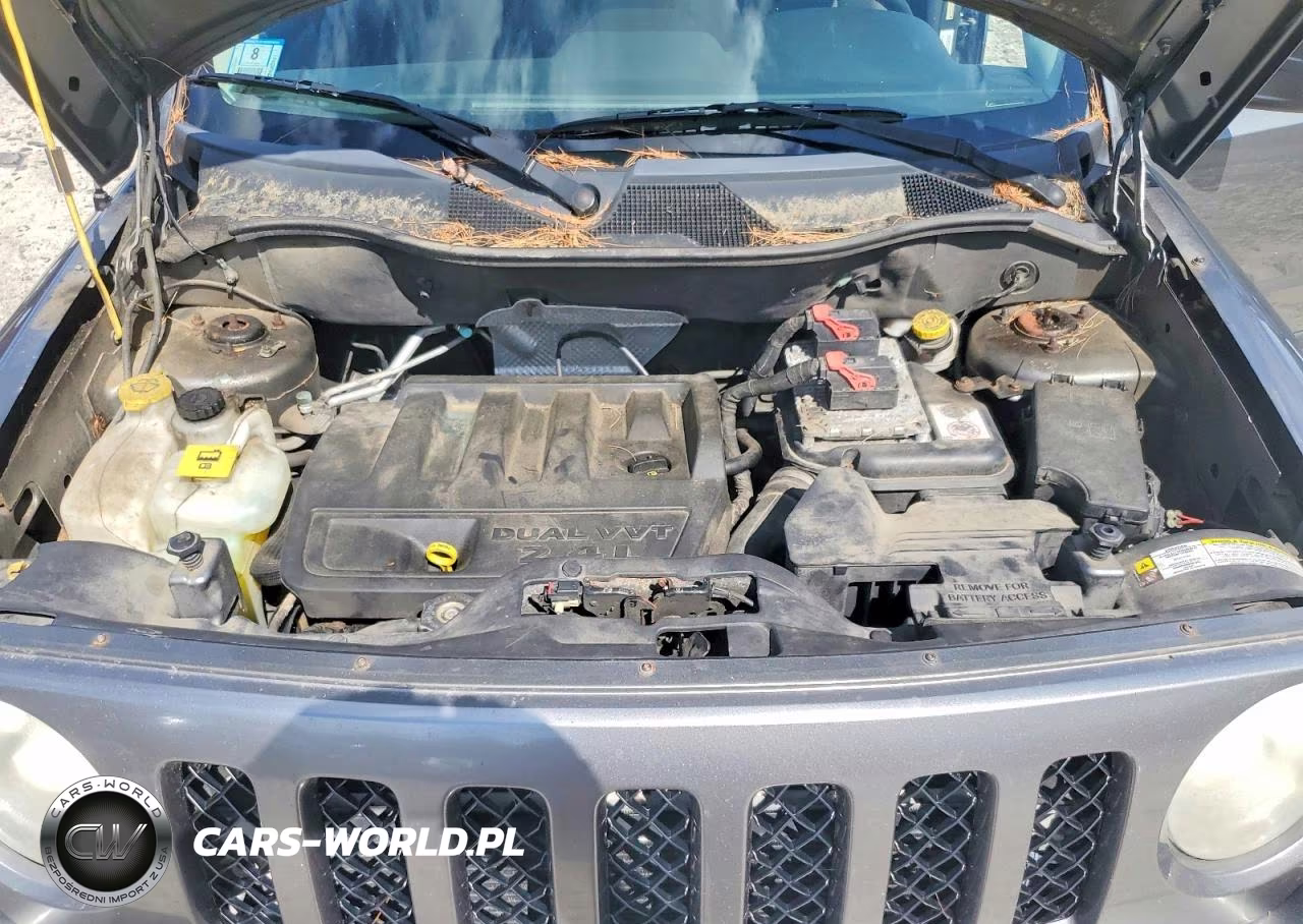 2012 Jeep Patriot Latitude VIN:1C4NJRFB9CD604773 - 12