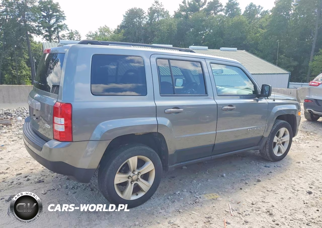 2012 Jeep Patriot Latitude VIN:1C4NJRFB9CD604773 - 3