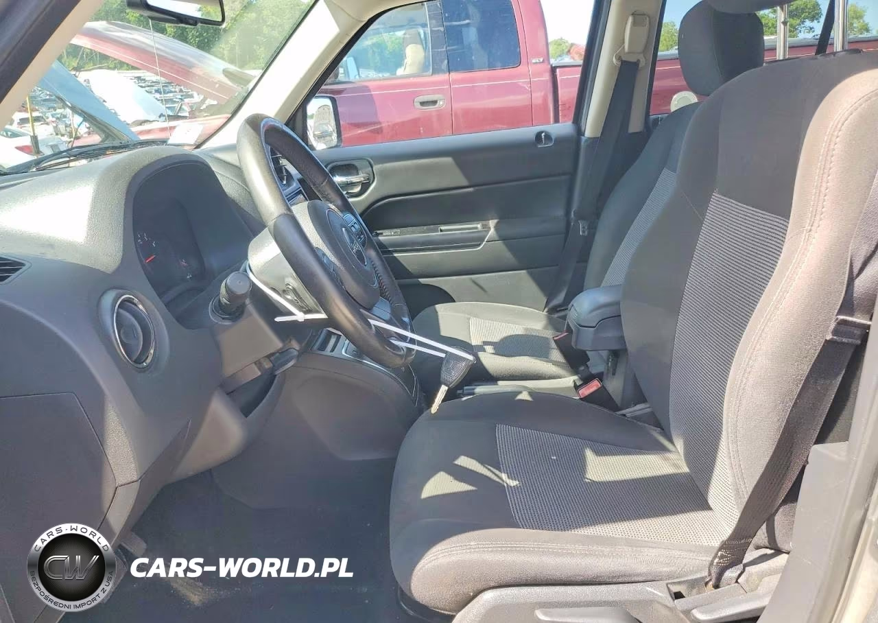 2012 Jeep Patriot Latitude VIN:1C4NJRFB9CD604773 - 7