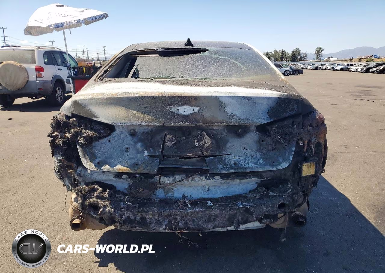 2018 Genesis G80 3.8 VIN:KMHGN4JE0JU234422 - 6