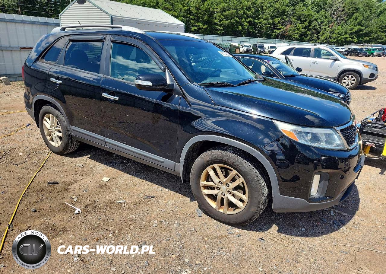 2015 Kia Sorento Lx VIN:5XYKT4A63FG655363 - 4