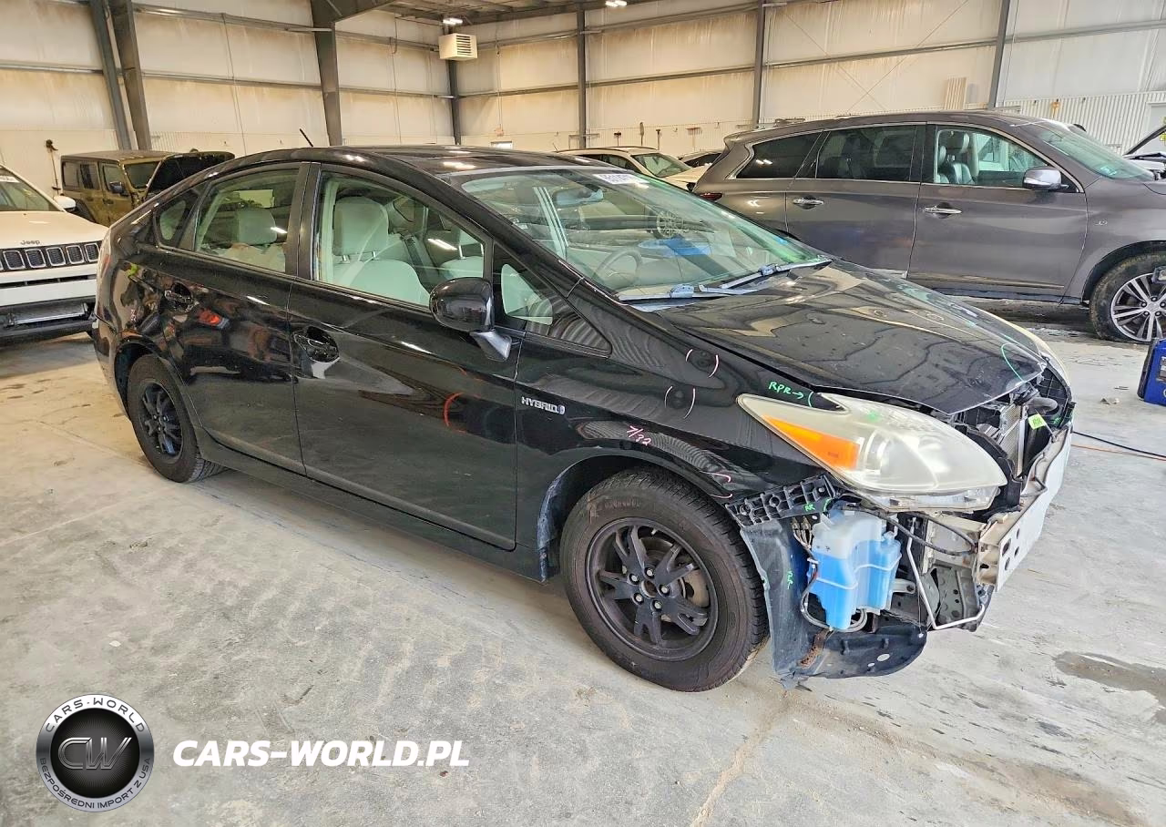 2013 Toyota Prius Three VIN:JTDKN3DU0D5617223 - 4