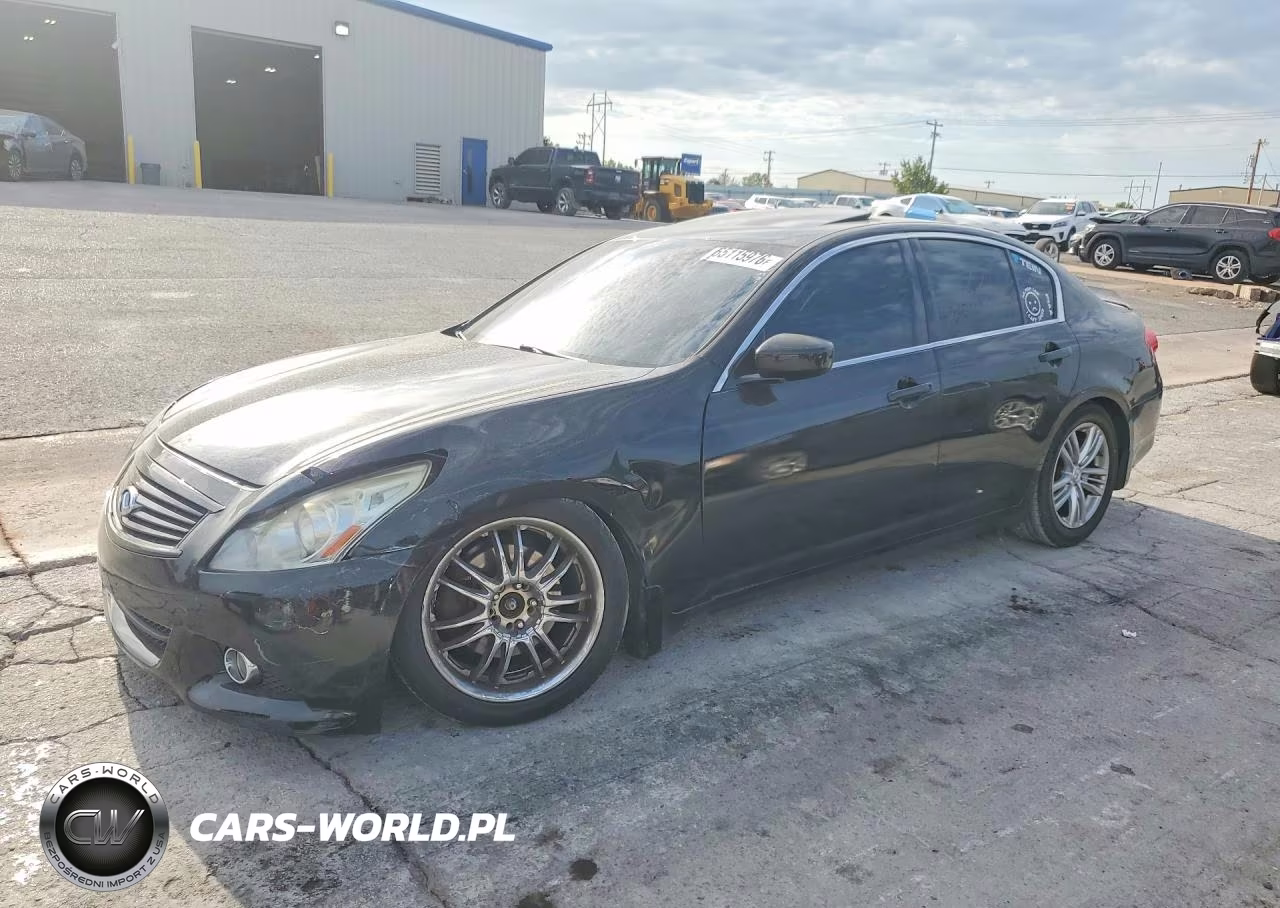 2013 INFINITI G37X