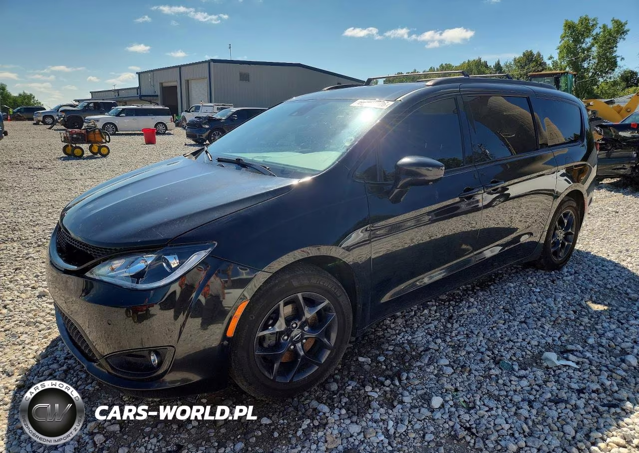 2018 Chrysler Pacifica Touring L Plus – zdjęcie 1 z 13