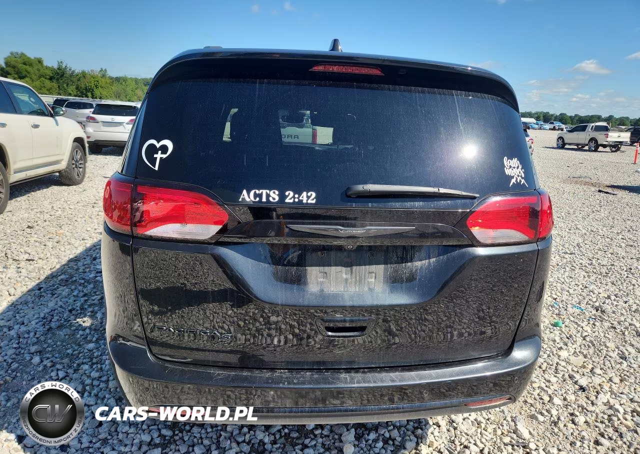 2018 Chrysler Pacifica Touring L Plus VIN:2C4RC1EG5JR321579 - 6