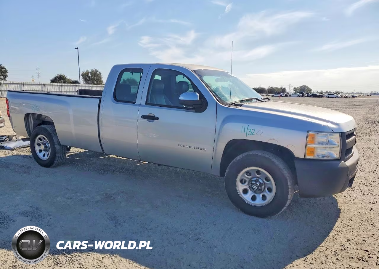 2013 Chevrolet Silverado C1500 VIN:1GCRCPE05DZ133547 - 4