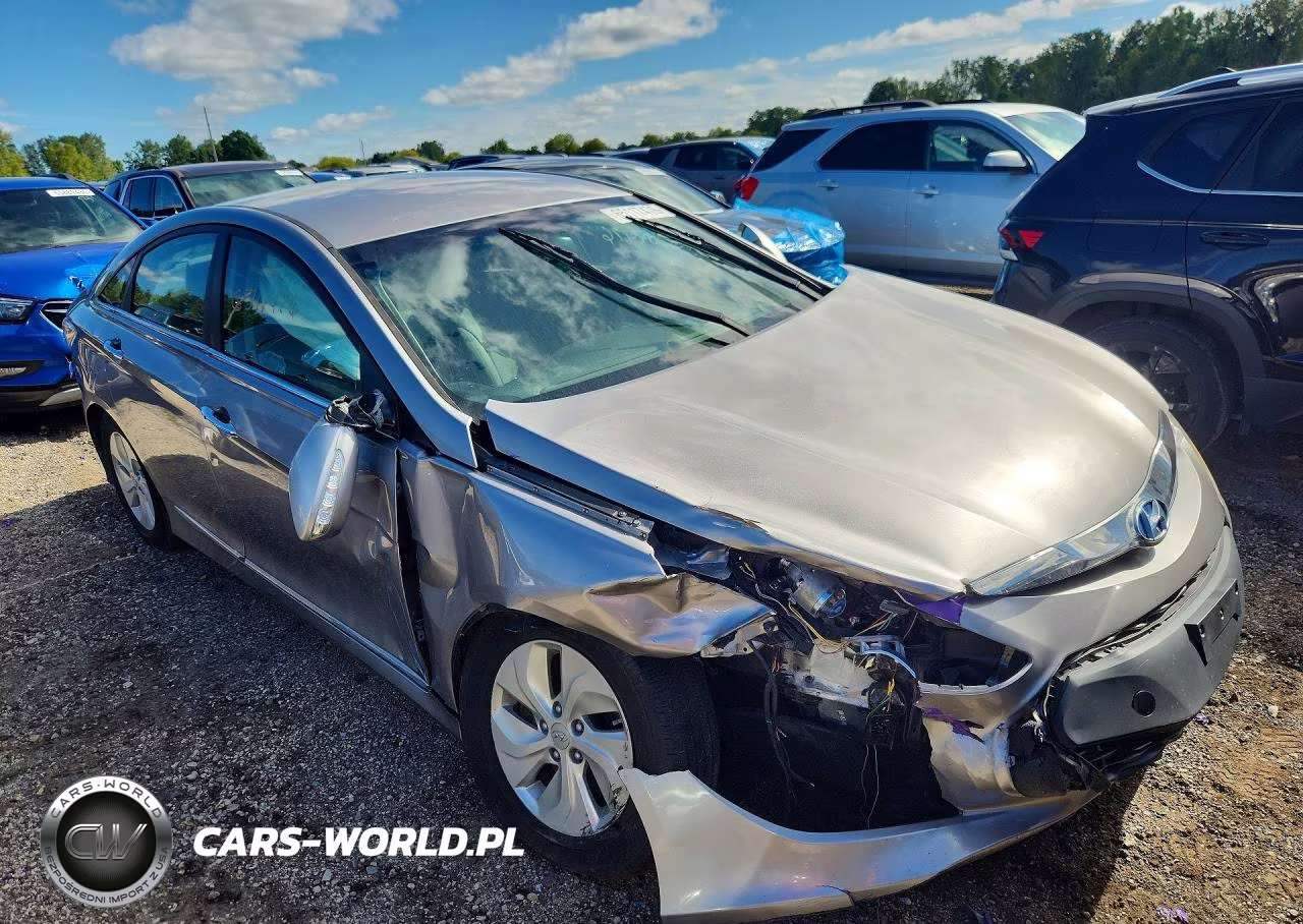 2013 Hyundai Sonata Hybrid VIN:KMHEC4A43DA085062 - 4