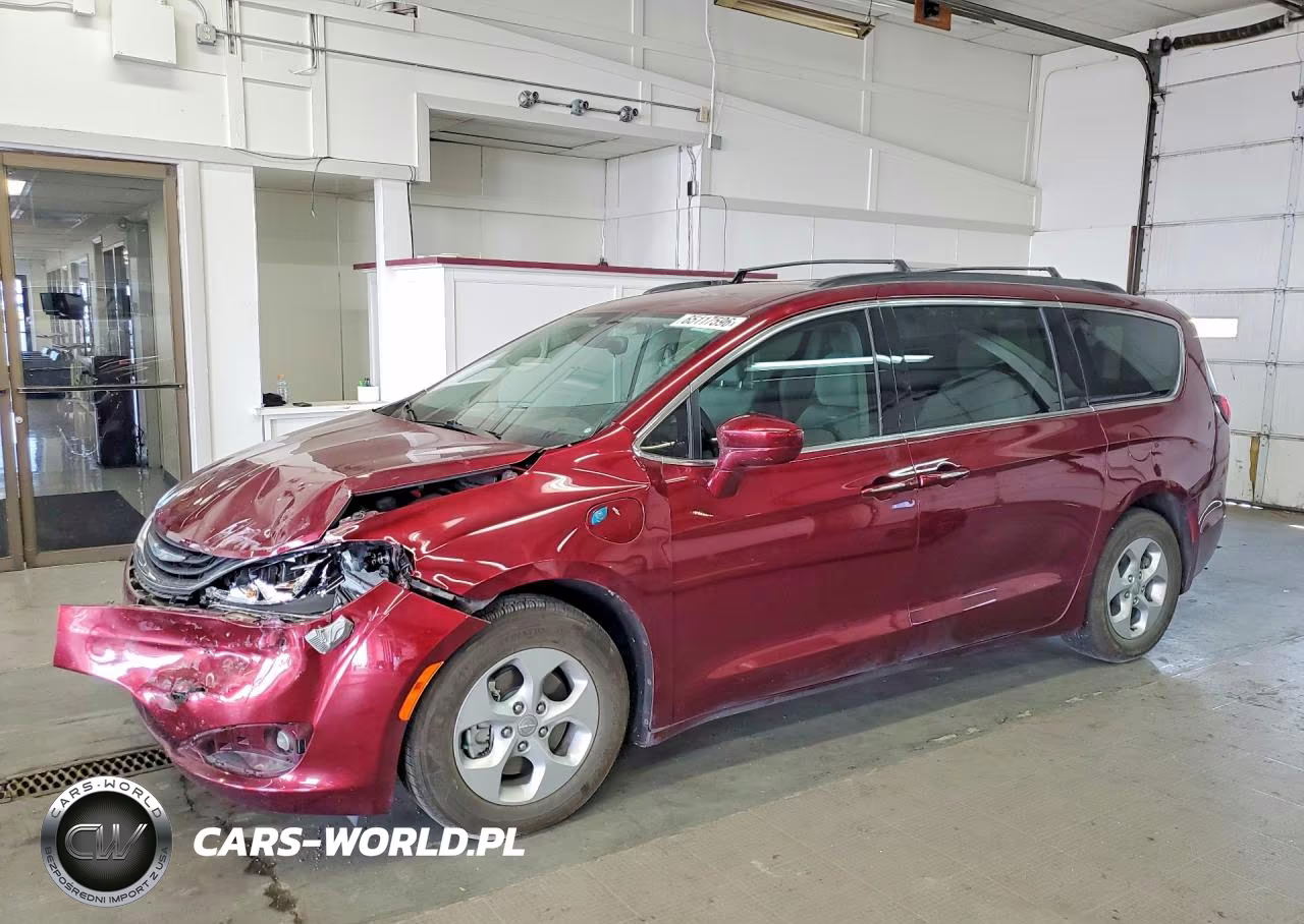 2018 Chrysler Pacifica Hybrid Touring Plus