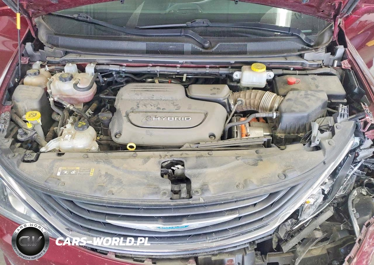 2018 Chrysler Pacifica Hybrid Touring Plus VIN:2C4RC1H75JR127002 - 12