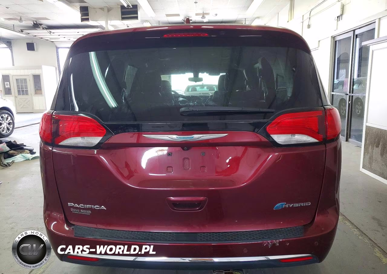 2018 Chrysler Pacifica Hybrid Touring Plus VIN:2C4RC1H75JR127002 - 6