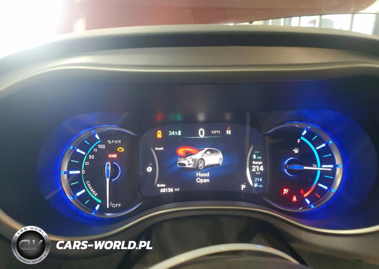 2018 Chrysler Pacifica Hybrid Touring Plus VIN:2C4RC1H75JR127002 - 9