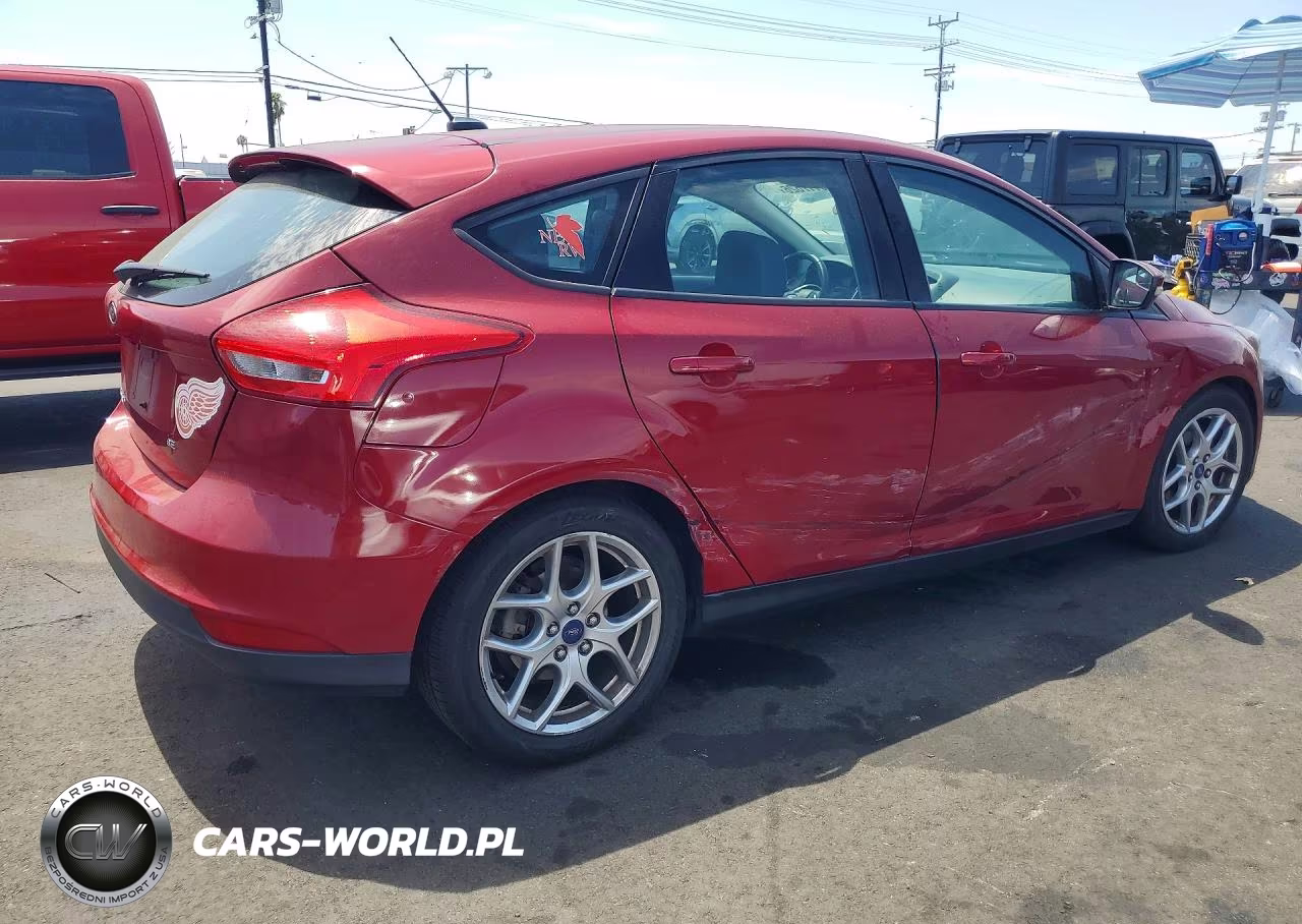 2015 Ford Focus Se VIN:1FADP3K27FL336707 - 3