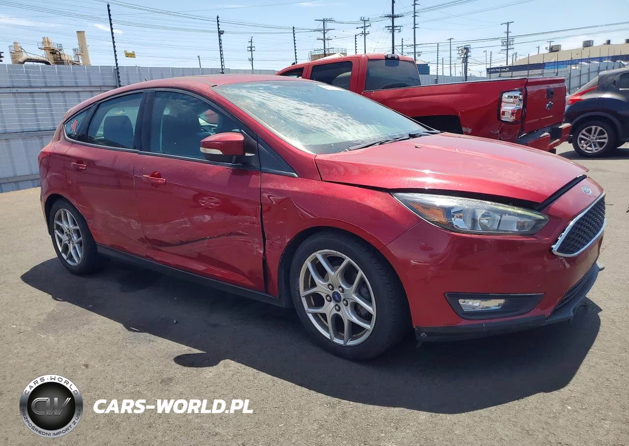 2015 Ford Focus Se VIN:1FADP3K27FL336707 - 4