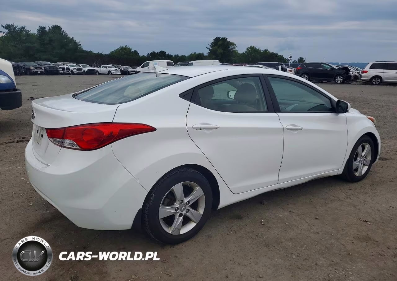 2013 Hyundai Elantra Gls VIN:5NPDH4AE1DH424937 - 3