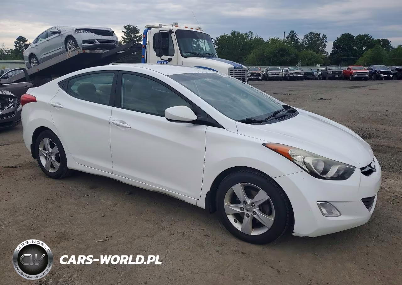 2013 Hyundai Elantra Gls VIN:5NPDH4AE1DH424937 - 4