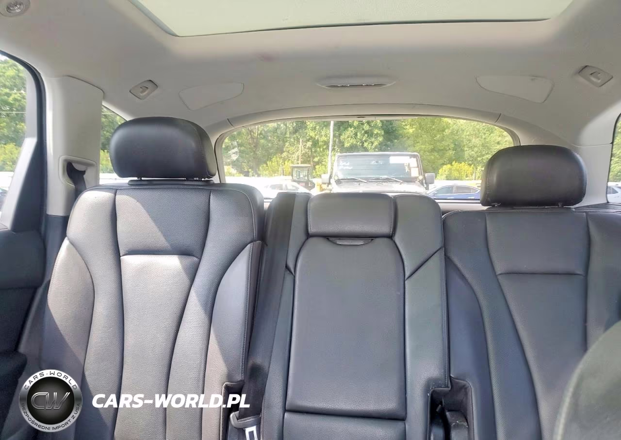 2018 Audi Q7 Premium Plus VIN:WA1LHAF71JD014655 - 10