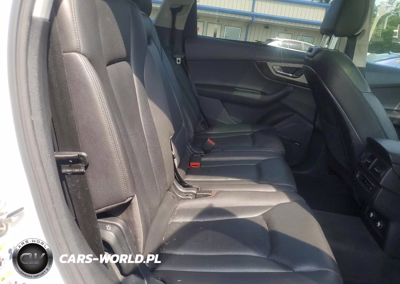 2018 Audi Q7 Premium Plus VIN:WA1LHAF71JD014655 - 11
