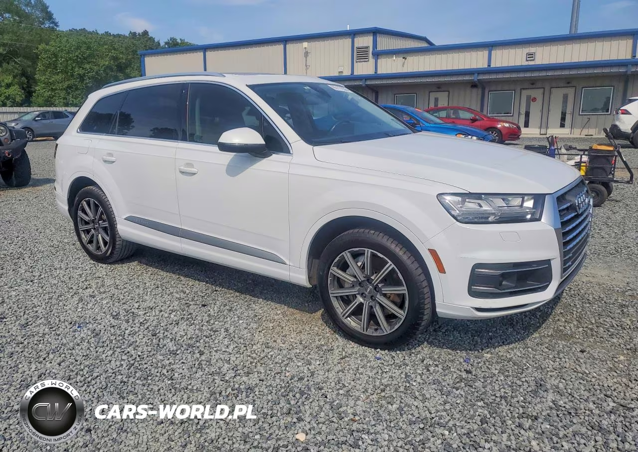 2018 Audi Q7 Premium Plus VIN:WA1LHAF71JD014655 - 4