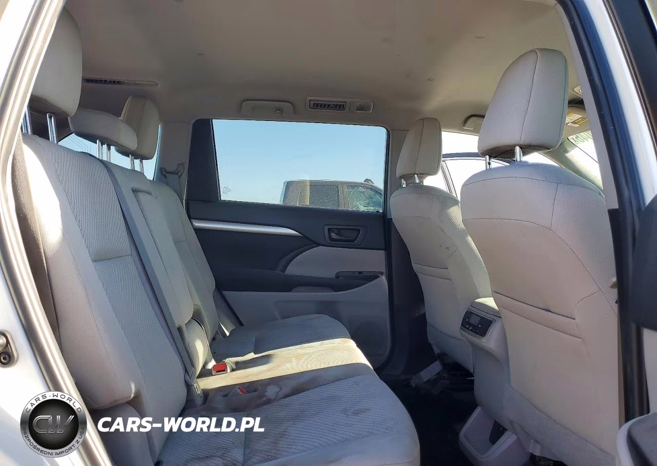 2019 Toyota Highlander Le VIN:5TDZARFH9KS061367 - 11
