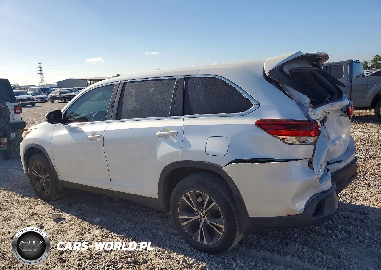 2019 Toyota Highlander Le VIN:5TDZARFH9KS061367 - 2