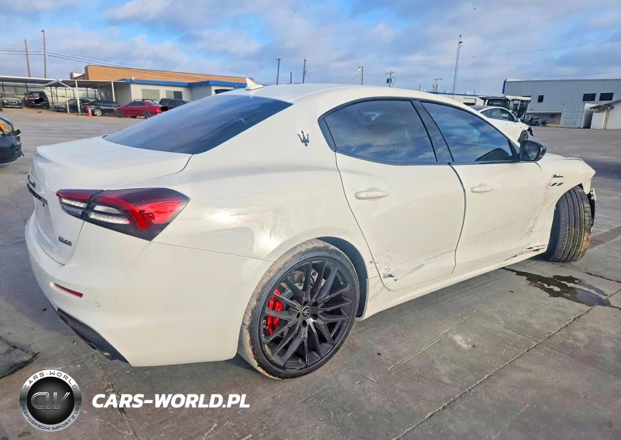 2023 Maserati Ghibli Modena VIN:ZAM57YSM3PX428755 - 3