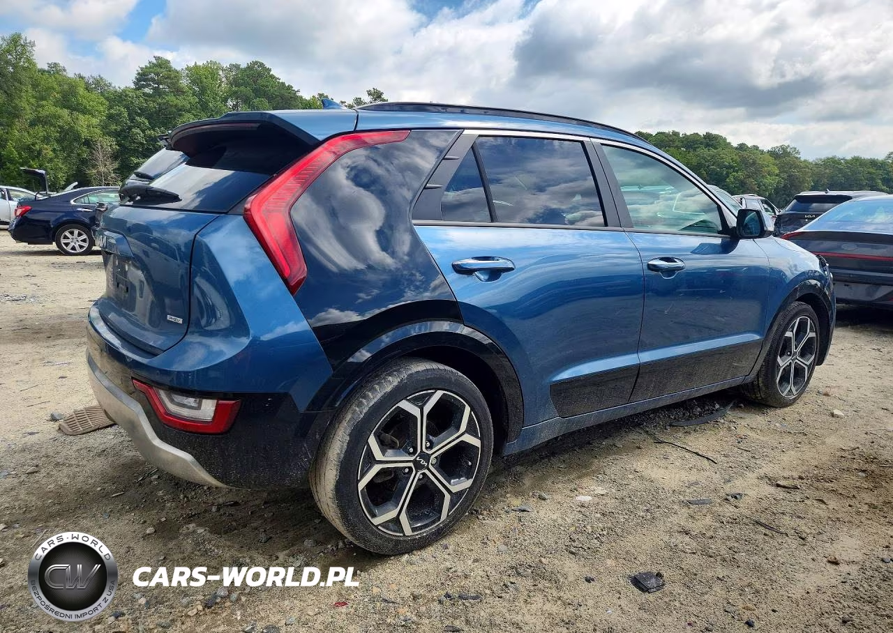 2023 Kia Niro Sx Touring VIN:KNDCR3LF6P5077554 - 3