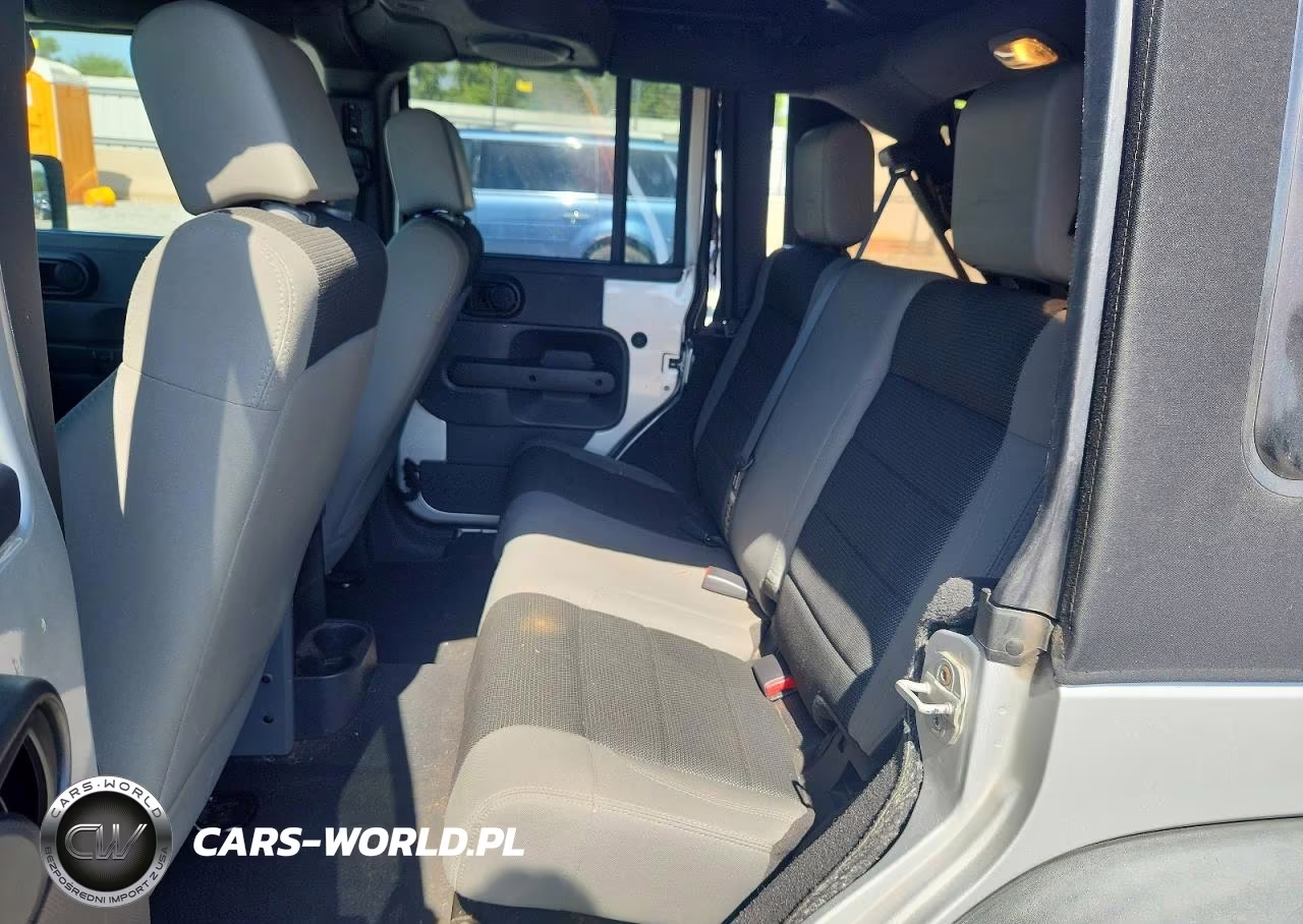 2007 Jeep Wrangler X VIN:1J4GA39137L187777 - 10