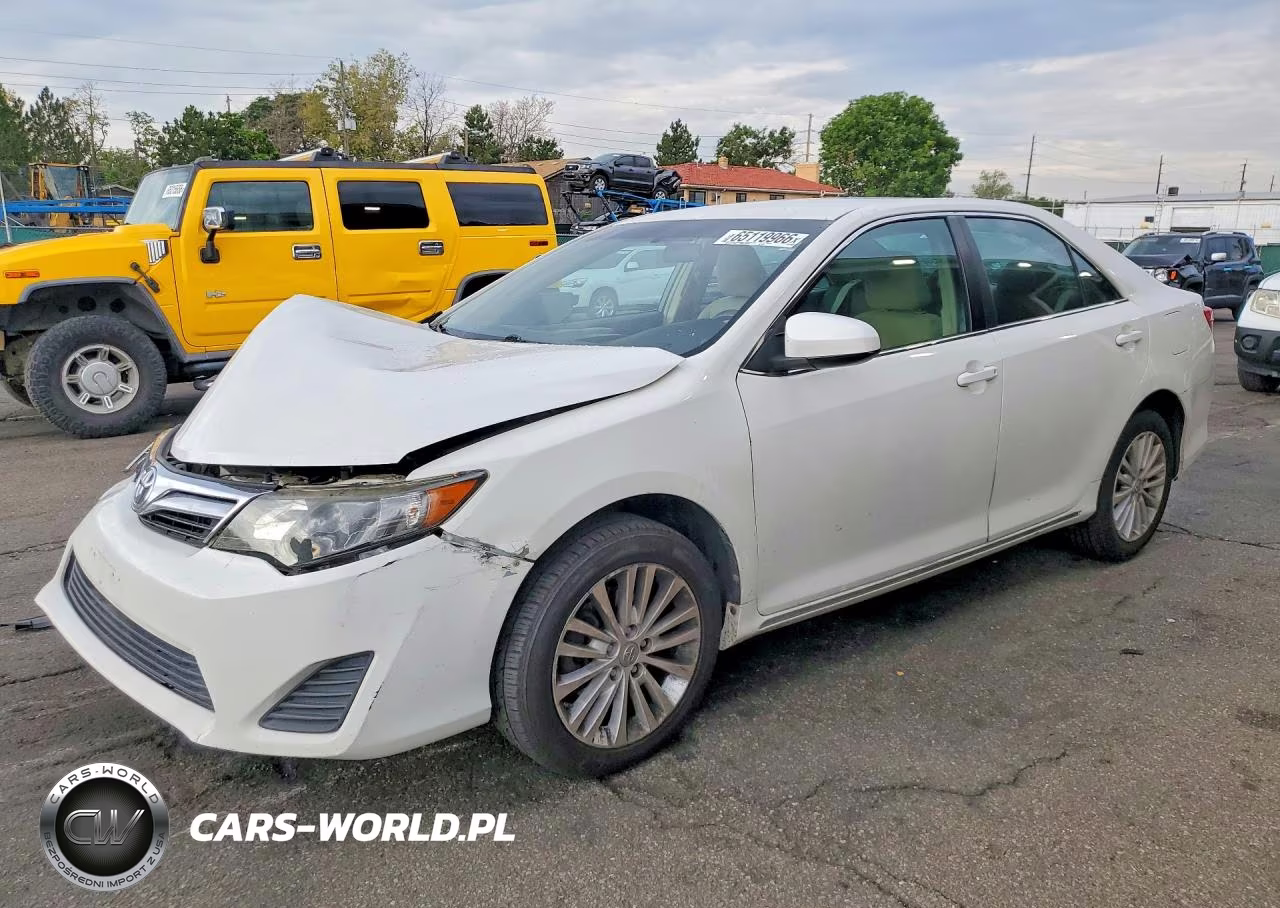 2014 Toyota Camry Le – zdjęcie 1 z 12