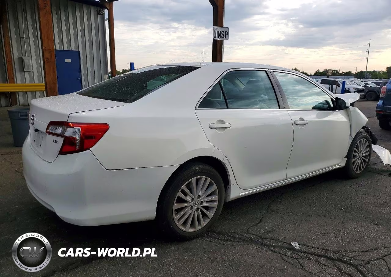 2014 Toyota Camry Le VIN:4T4BF1FK3ER363707 - 3