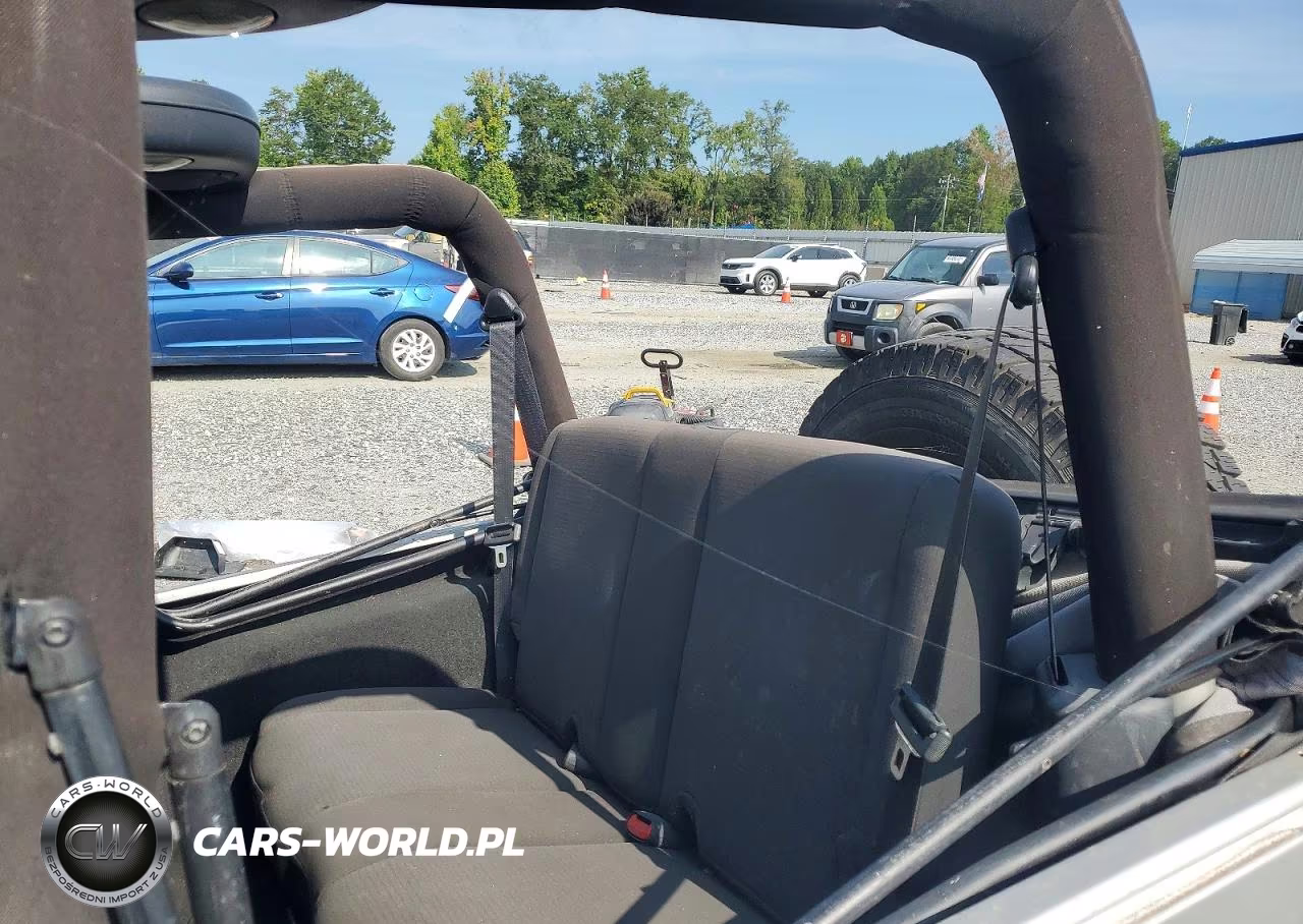 2006 Jeep Wrangler X VIN:1J4FA39S66P702377 - 10