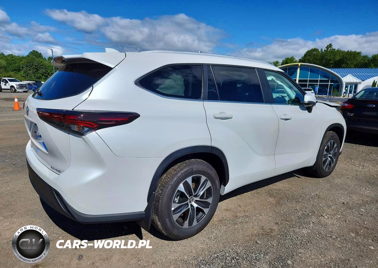 2026 Toyota Highlander Xle VIN:5TDKDRBH2TS607314 - 3