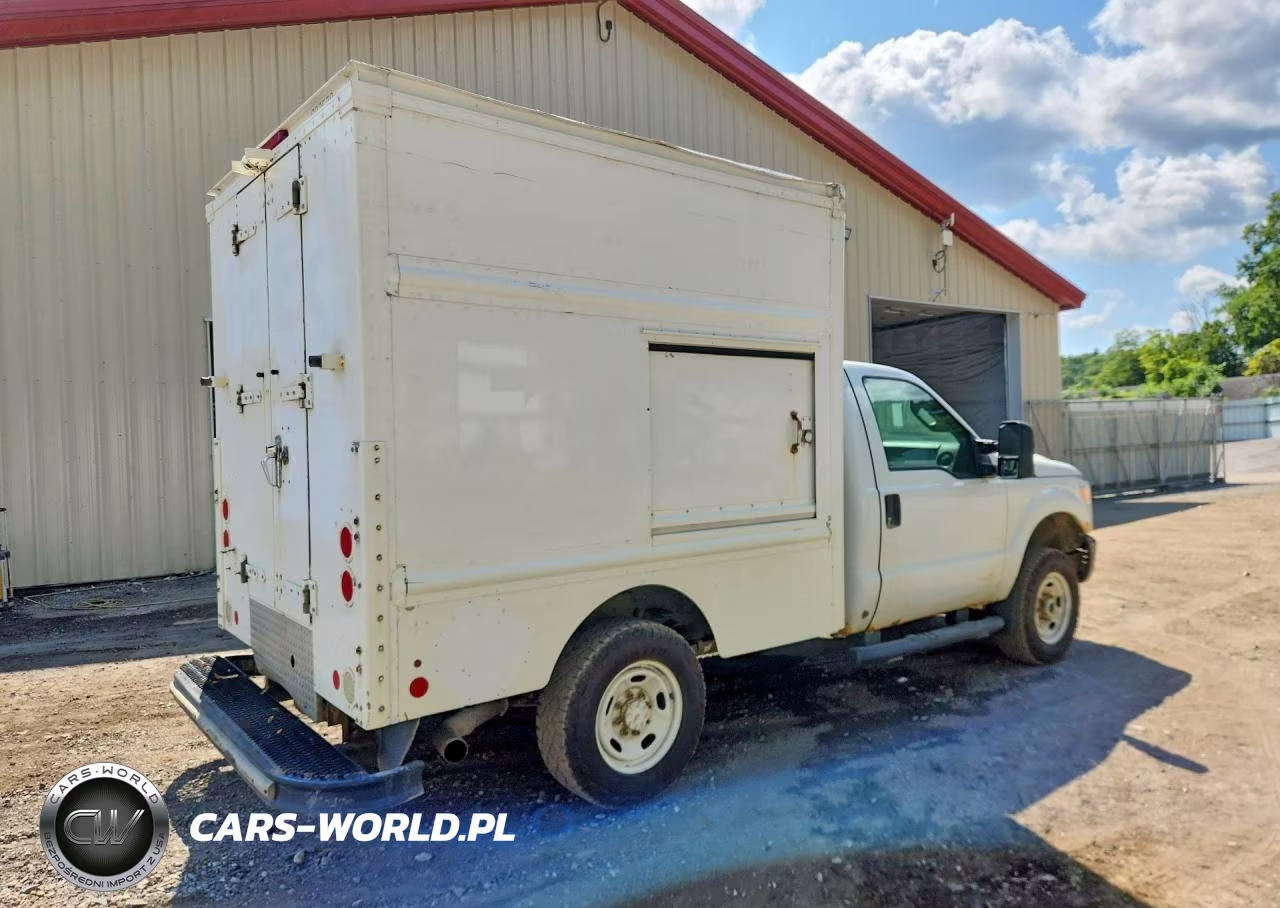2015 Ford F250 Super Duty Box Truck VIN:1FDBF2B6XFEA47578 - 3