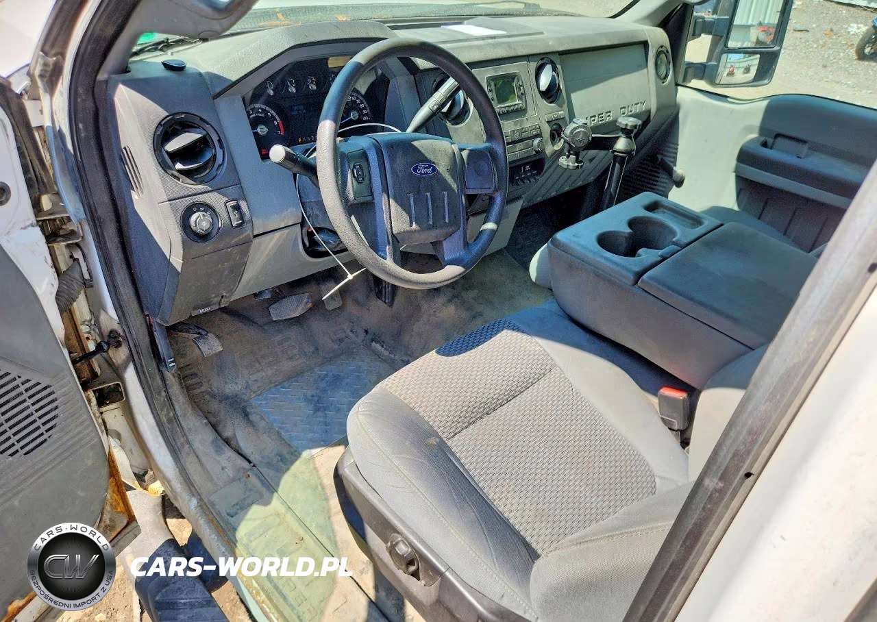 2015 Ford F250 Super Duty Box Truck VIN:1FDBF2B6XFEA47578 - 8
