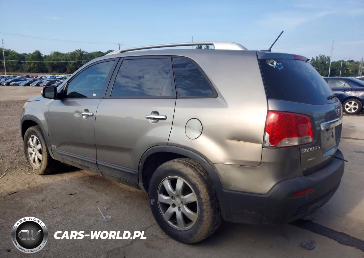 2011 Kia Sorento Lx VIN:5XYKTCA15BG082913 - 2