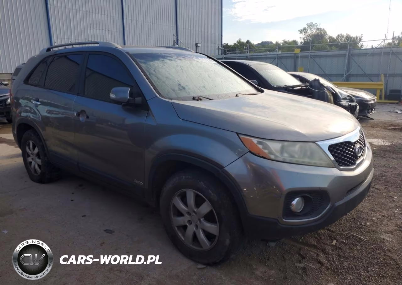 2011 Kia Sorento Lx VIN:5XYKTCA15BG082913 - 4