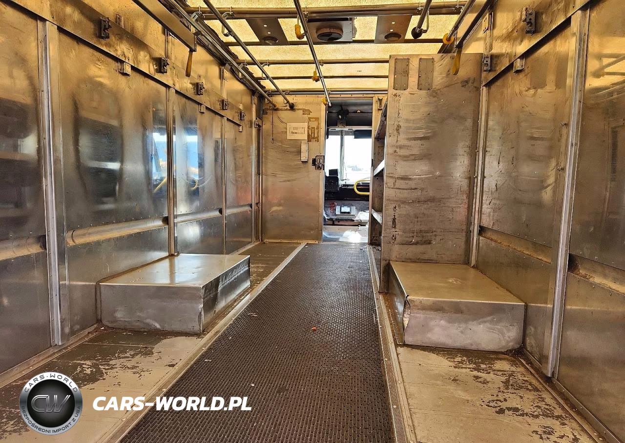 2007 Freightliner Chassis M Line Walk-In Van VIN:4UZAANBW17CX54089 - 10