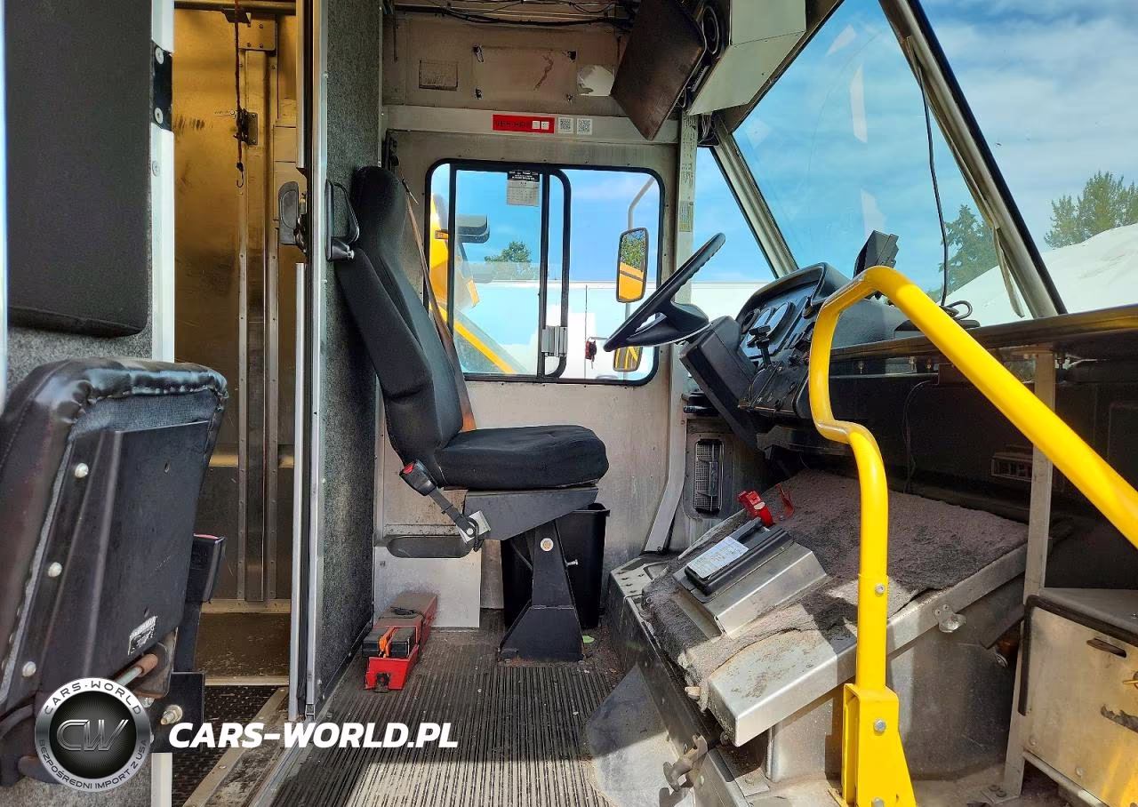 2007 Freightliner Chassis M Line Walk-In Van VIN:4UZAANBW17CX54089 - 7