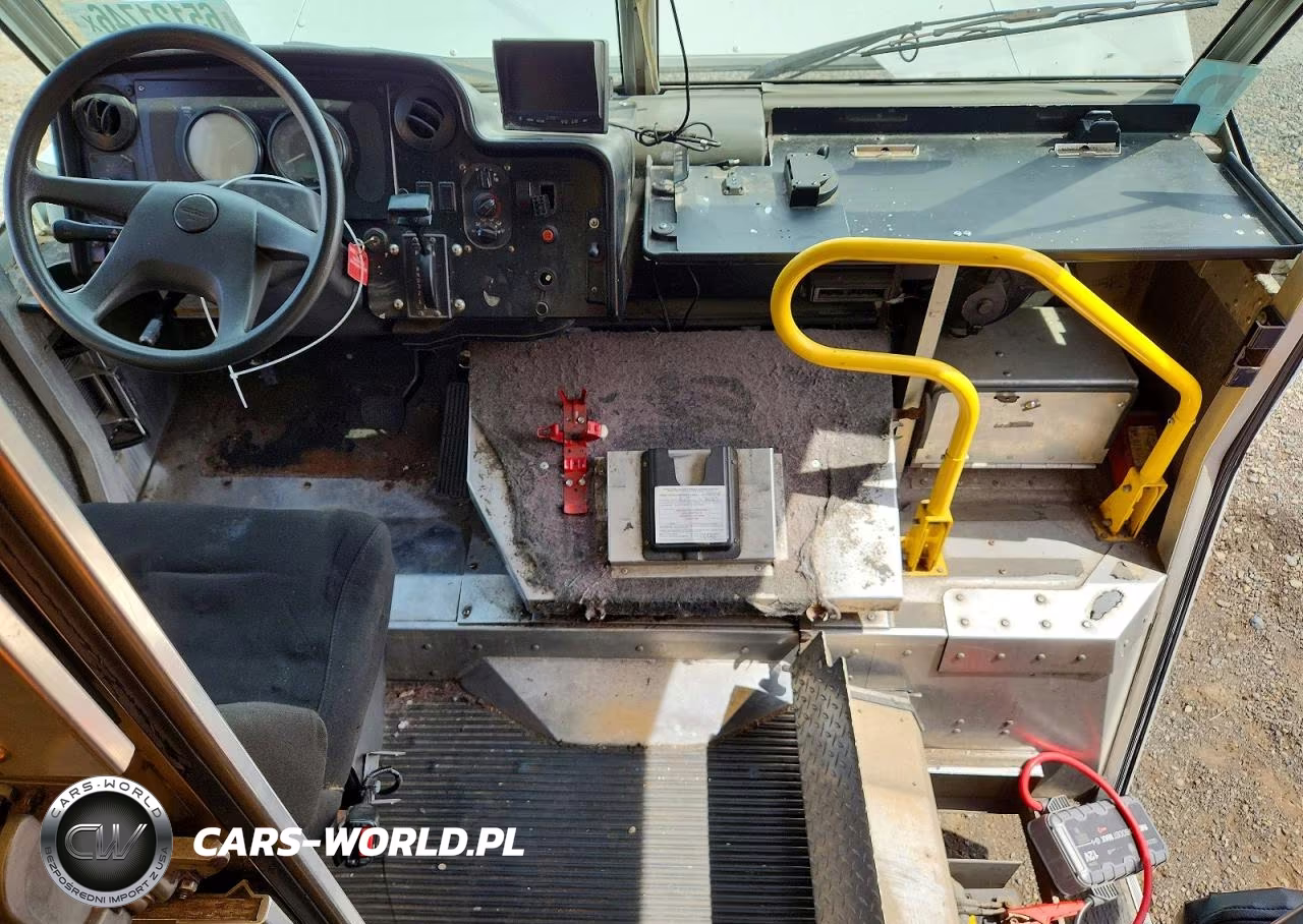 2007 Freightliner Chassis M Line Walk-In Van VIN:4UZAANBW17CX54089 - 8