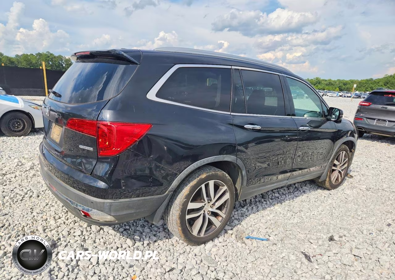 2016 Honda Pilot Touring VIN:5FNYF5H99GB024164 - 3