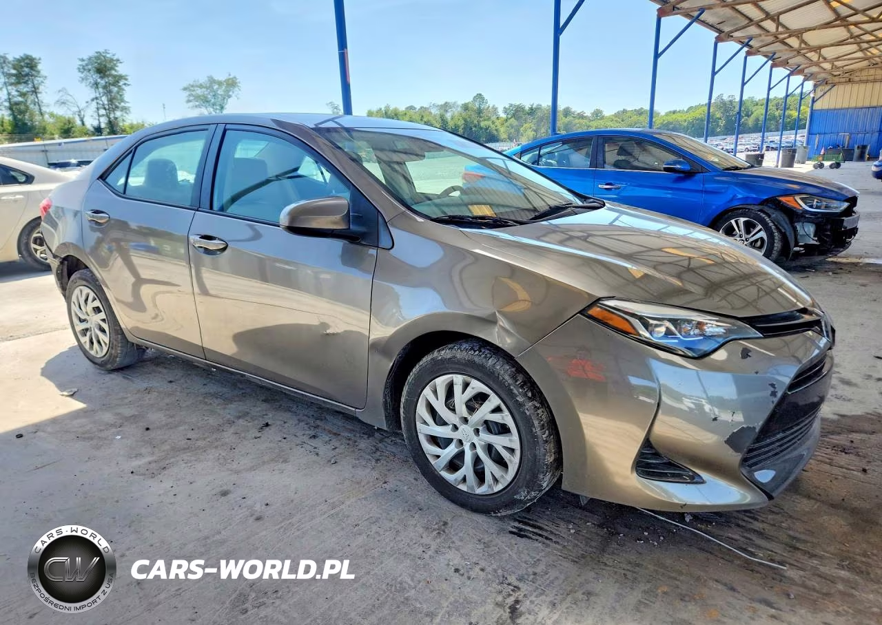 2017 Toyota Corolla Le VIN:5YFBURHE3HP728852 - 4