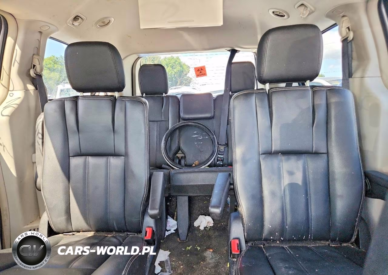 2016 Chrysler Town & Country Touring VIN:2C4RC1BG2GR187191 - 10